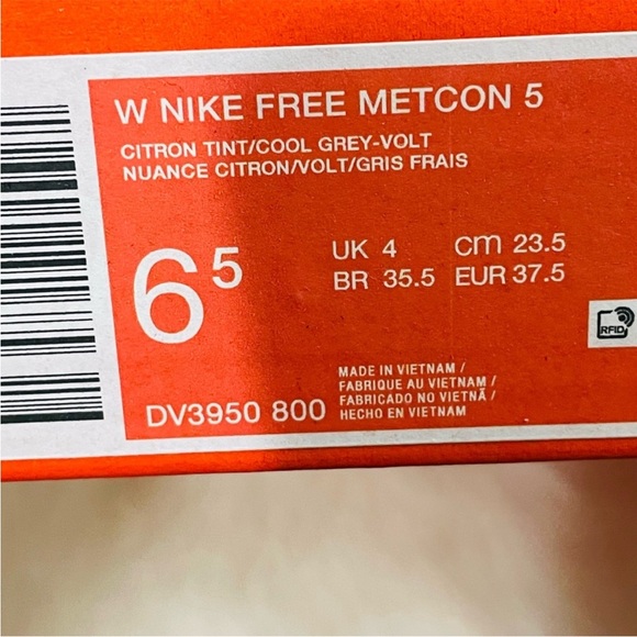 New Women’s Nike Free Metcon 5 athletic shoes - Picture 9 of 10